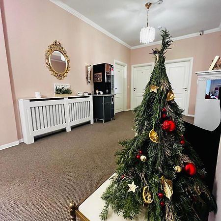 Отель Cochet Boutique Тыргу-Жиу Экстерьер фото