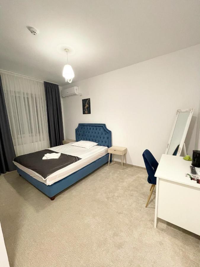 Отель Cochet Boutique Тыргу-Жиу Экстерьер фото