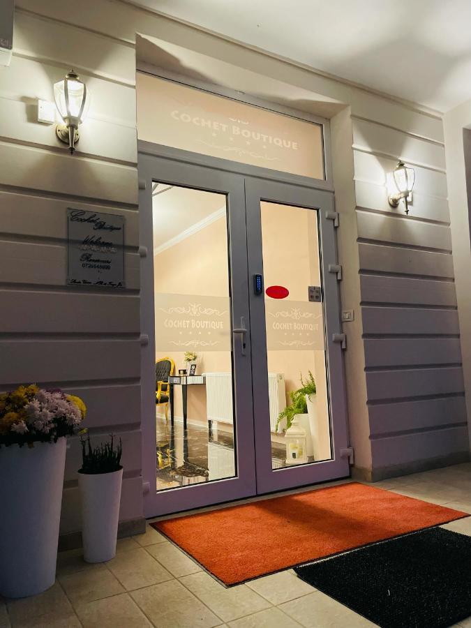 Отель Cochet Boutique Тыргу-Жиу Экстерьер фото
