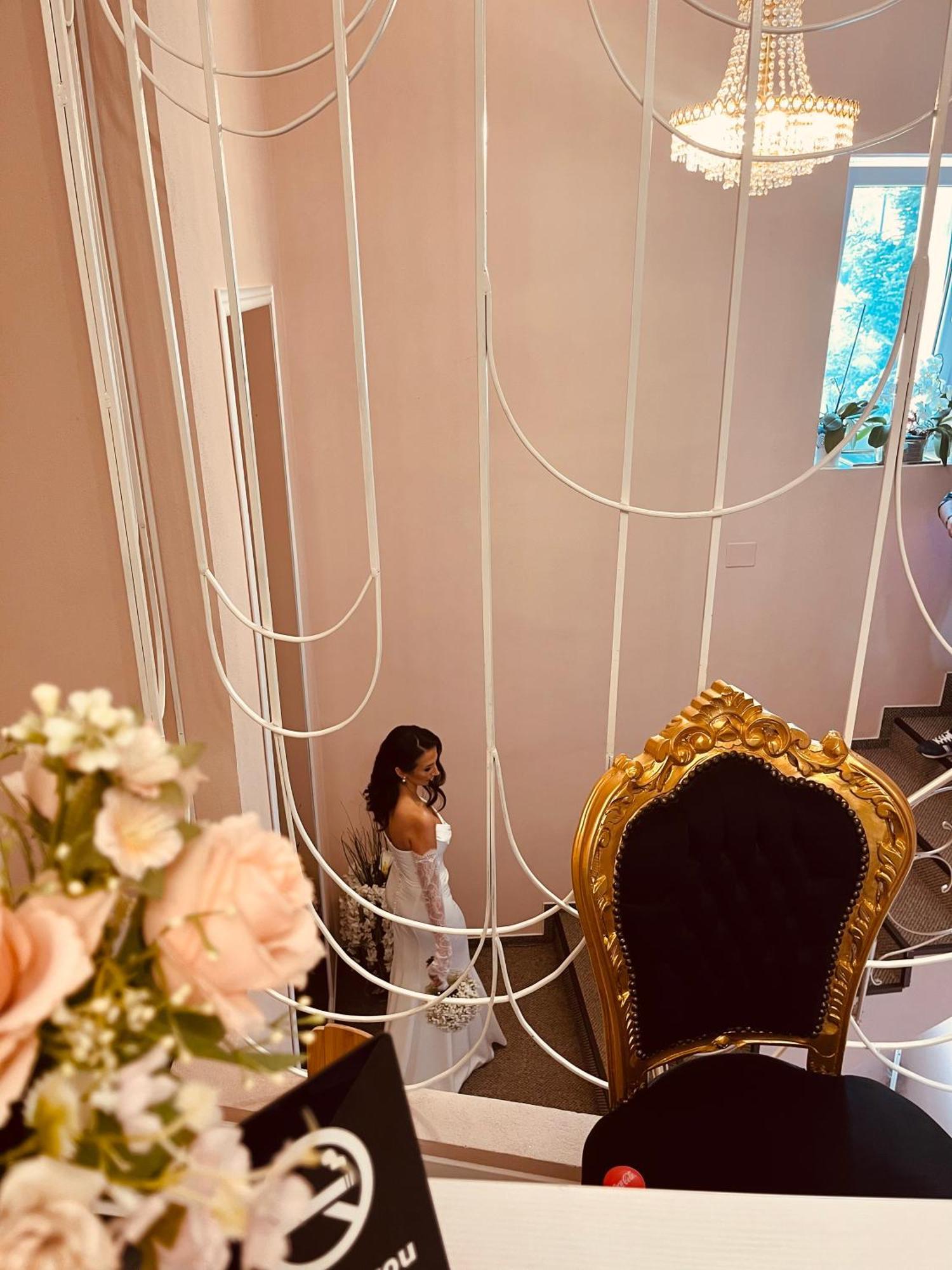 Отель Cochet Boutique Тыргу-Жиу Экстерьер фото