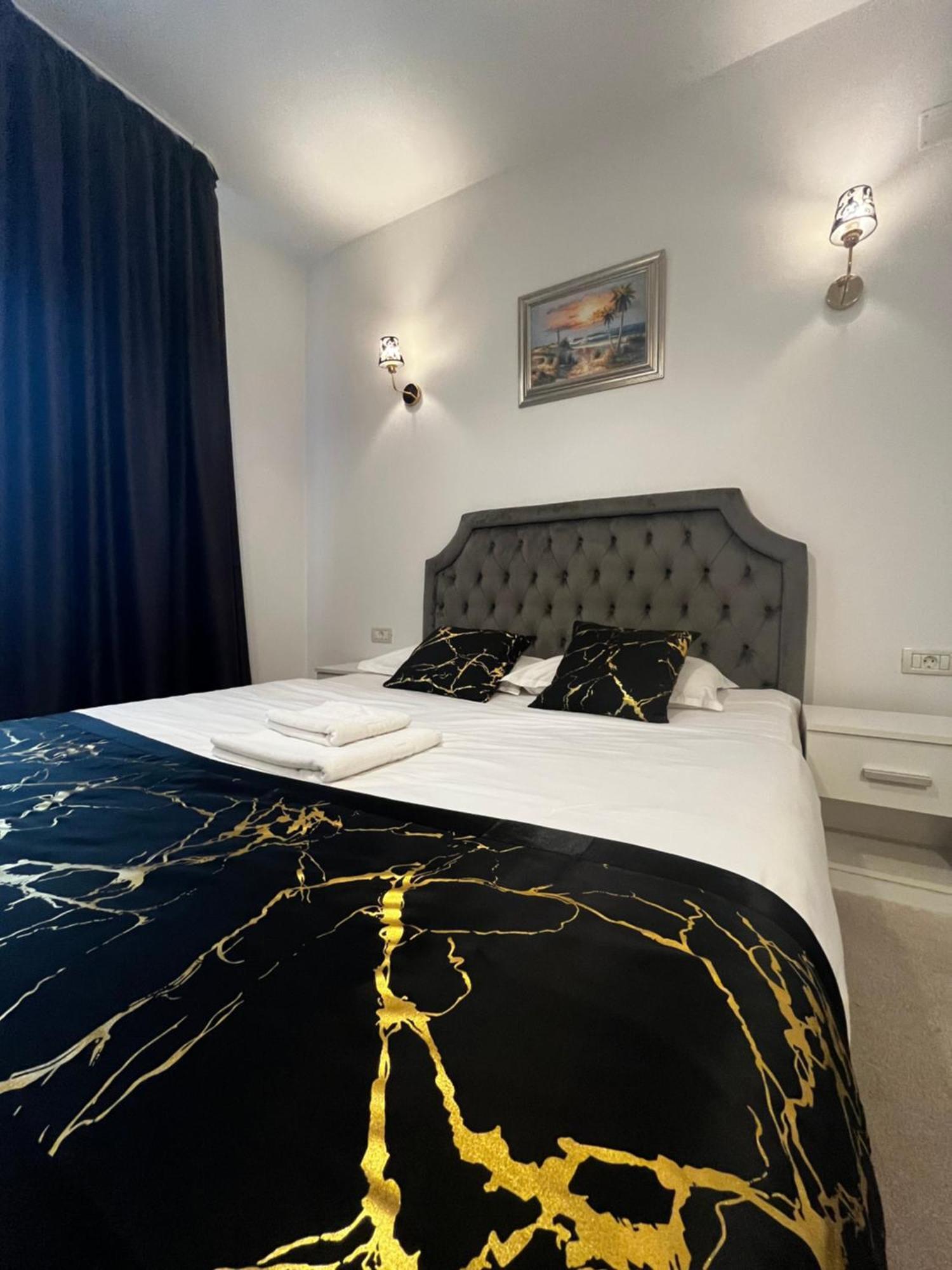 Отель Cochet Boutique Тыргу-Жиу Экстерьер фото